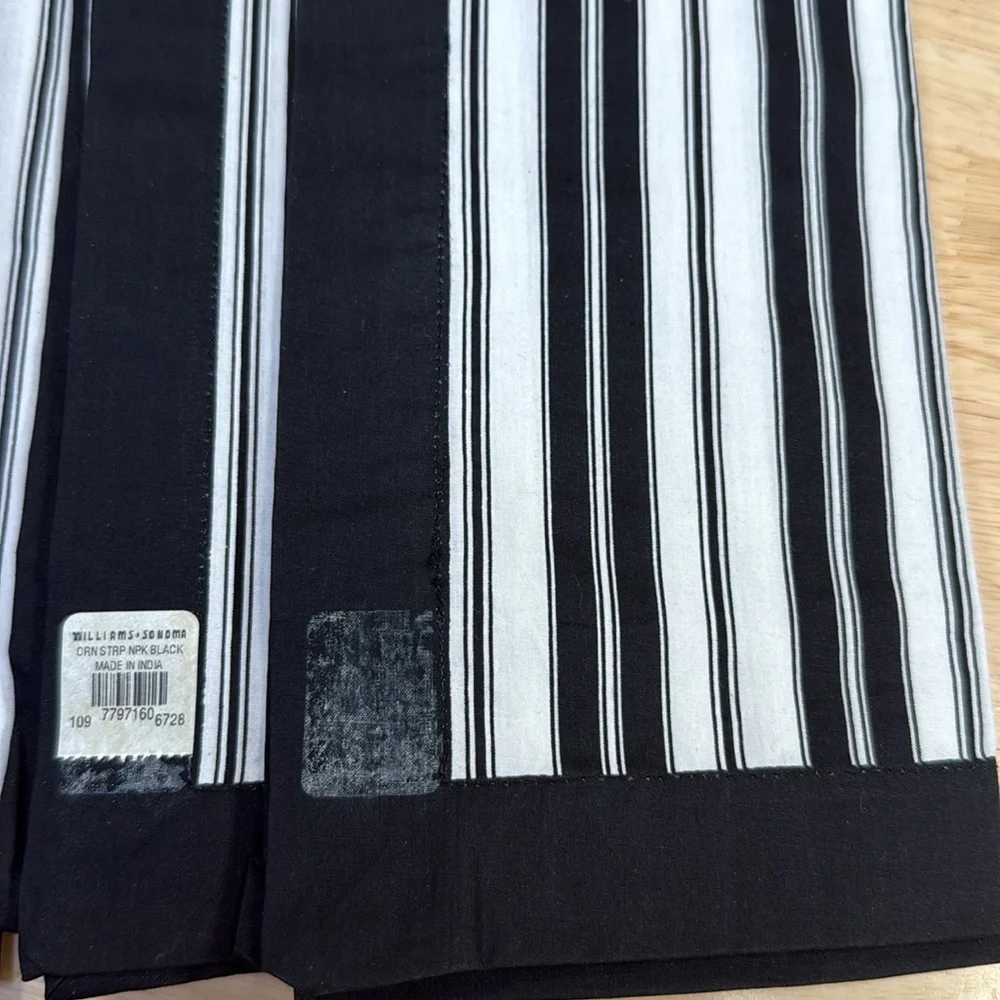 Williams Sonoma Ornate Black and White Striped Table Napkins set of 4